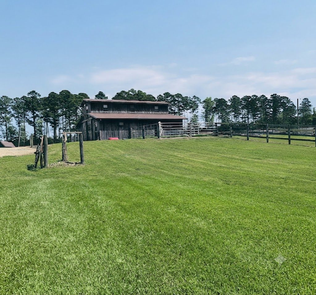 Home Cuts Professional lawn Service LLC Country Estate
